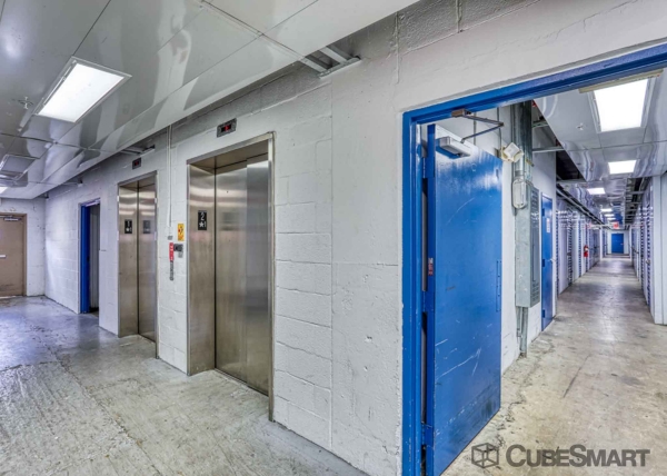 Storage Units at CubeSmart Self Storage - Leisure City - 28525 SW 157th Ave