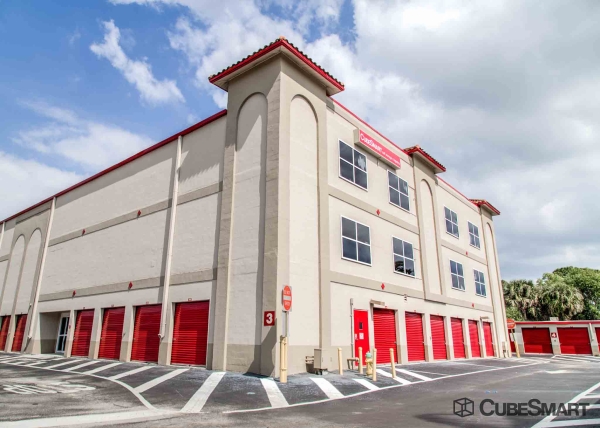 Storage Units at CubeSmart Self Storage - Coconut Creek - 4731 W Sample Rd - 4731 W Sample Rd