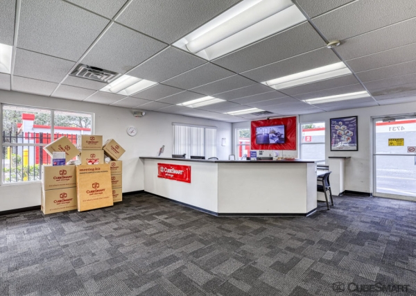 Facility photo: //images.sparefoot.com/medium/10642969df388eca633.jpg