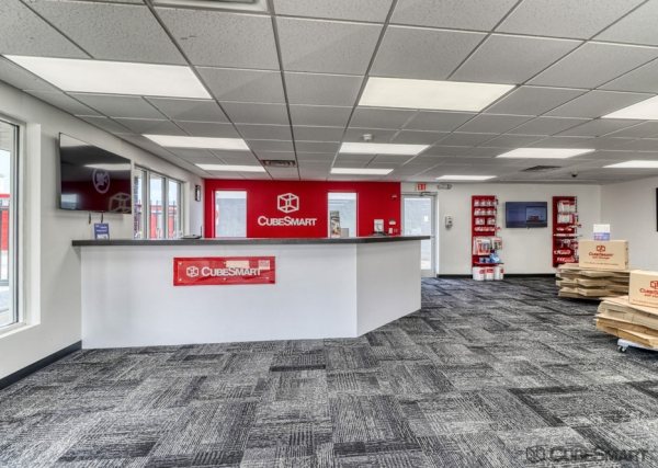 Facility photo: //images.sparefoot.com/medium/106434698468bd595ed.jpg