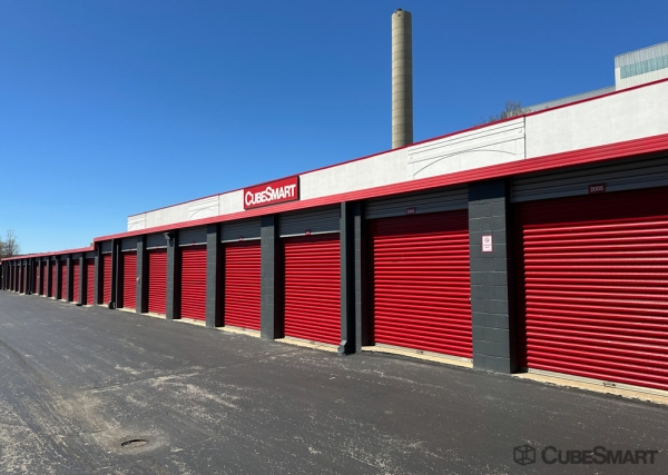 Facility photo: //images.sparefoot.com/medium/10643569f5ba1cb5765.jpg