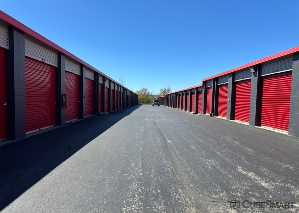 Facility photo: //images.sparefoot.com/medium/10643569f5ba1e74f2f.jpg