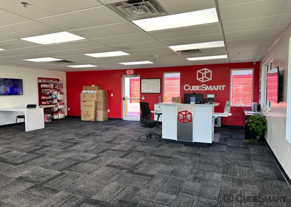 Facility photo: //images.sparefoot.com/medium/1064356a1962ac5be9c.jpg
