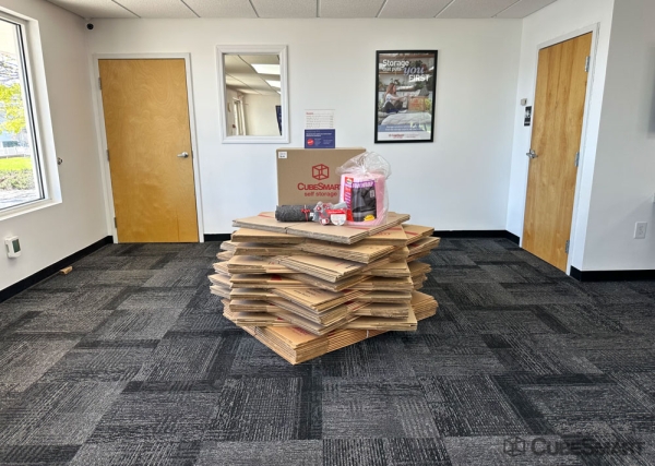 Facility photo: //images.sparefoot.com/medium/1064356a1962b01047f.jpg