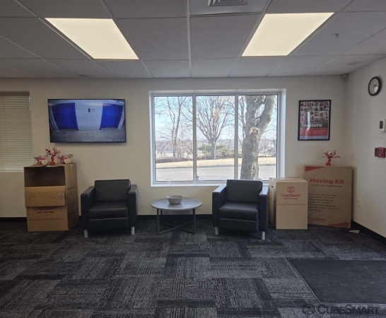 Facility photo: //images.sparefoot.com/medium/1064366989b5b363591.jpg