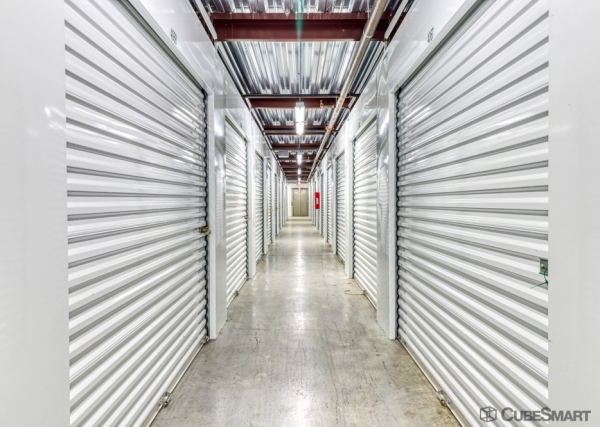 Facility photo: //images.sparefoot.com/medium/106445688b1bcfa7eed.jpg