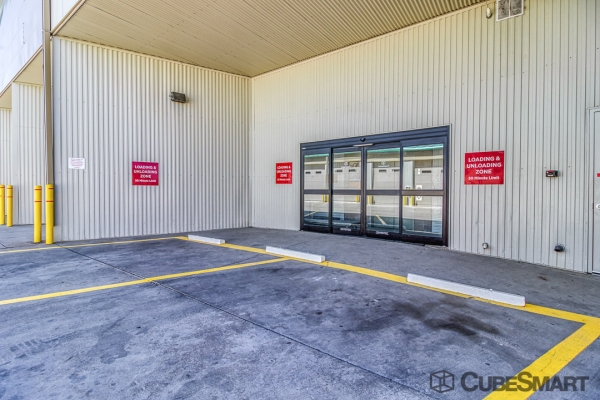 Facility photo: //images.sparefoot.com/medium/106450686f621677711.jpg