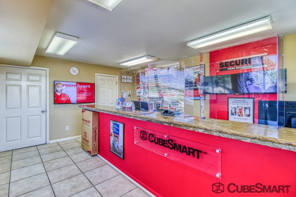 Facility photo: //images.sparefoot.com/medium/1064506a3636da576f0.jpg