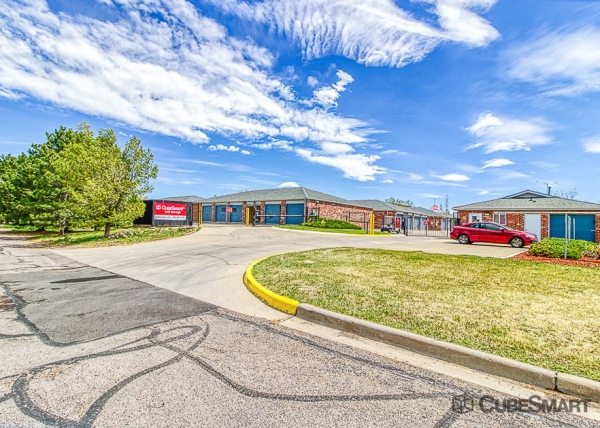 Storage Units at CubeSmart Self Storage - Denver - 1390 S Valentia St - 1390 S Valentia St