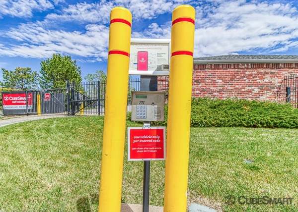 Storage Units at CubeSmart Self Storage - Denver - 1390 S Valentia St - 1390 S Valentia St