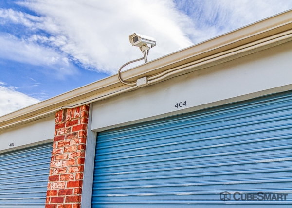 Storage Units at CubeSmart Self Storage - Denver - 1390 S Valentia St - 1390 S Valentia St