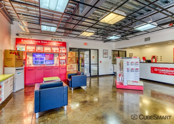 Storage Units at CubeSmart Self Storage - Orlando - 10425 S John Young Pkwy - 10425 S John Young Pkwy