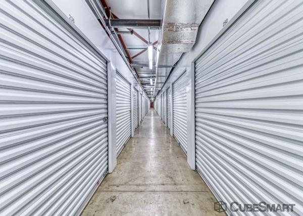 Facility photo: //images.sparefoot.com/medium/107200691ed50ad6c04.jpg