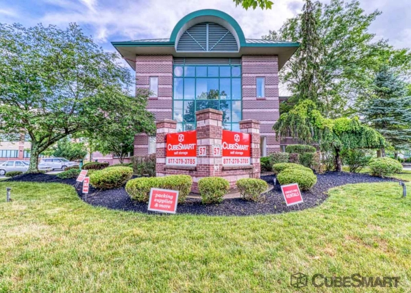 Facility photo: //images.sparefoot.com/medium/1072096988510e2f1d1.jpg