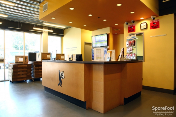 Facility photo: //images.sparefoot.com/medium/10750955f196f8ae6e4.jpg