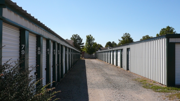 Facility photo: //images.sparefoot.com/medium/107944512bd660dfff1.jpg