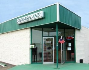 Facility photo: //images.sparefoot.com/medium/108379513e622239bbe.jpg