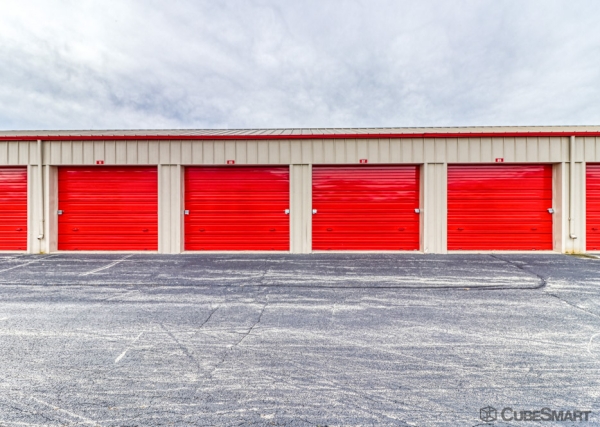 Facility photo: //images.sparefoot.com/medium/108545687f443360e47.jpg