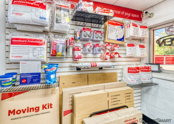 Facility photo: //images.sparefoot.com/medium/108551691eda535c2b5.jpg