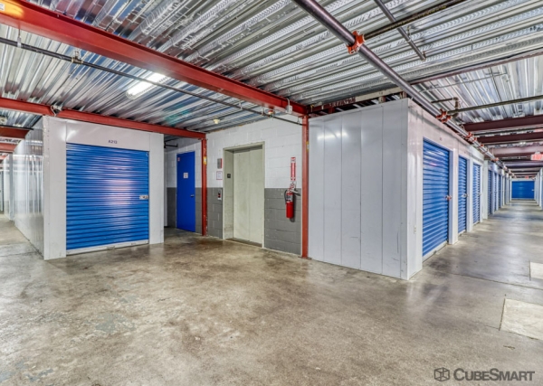 Facility photo: //images.sparefoot.com/medium/108551695cc7dae58d5.jpg