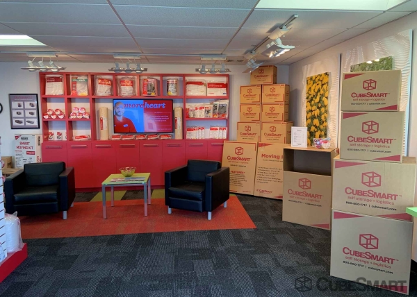 Facility photo: //images.sparefoot.com/medium/109387690319fe65a79.jpg