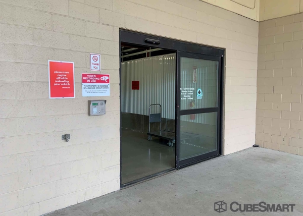 Storage Units at CubeSmart Self Storage - Evanston - 2484 Oakton Street