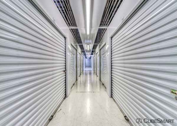 Facility photo: //images.sparefoot.com/medium/109388698d8a2cf3f23.jpg