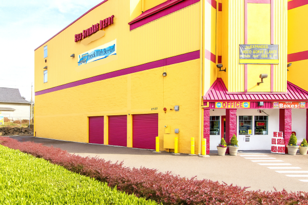 Facility photo: //images.sparefoot.com/medium/10959068c2dac10b6ce.png