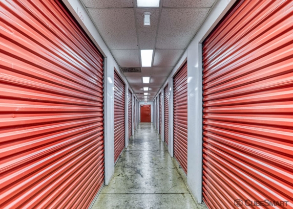 Facility photo: //images.sparefoot.com/medium/109639686f769a10519.jpg