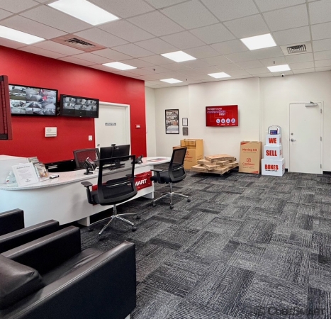 Facility photo: //images.sparefoot.com/medium/1098886914569340301.jpg