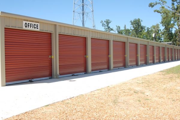 Facility photo: //images.sparefoot.com/medium/11001552432005ac682.jpg
