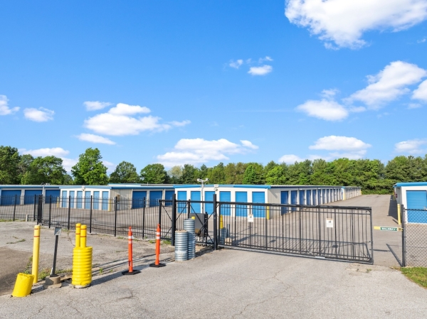 Facility photo: //images.sparefoot.com/medium/14991568af41d21ffc8.jpeg