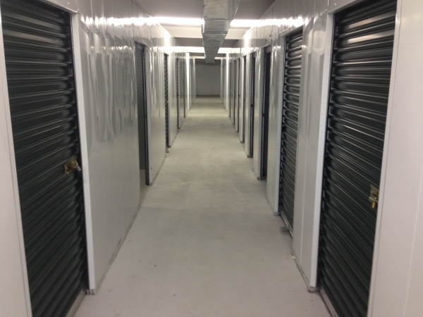 Facility photo: //images.sparefoot.com/medium/150019524dca5ba438e.jpg