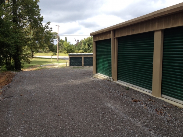 Facility photo: //images.sparefoot.com/medium/150034524efbd903660.jpg