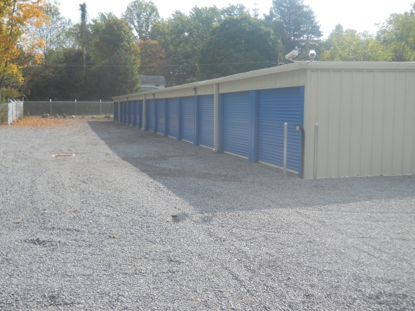 Facility photo: //images.sparefoot.com/medium/150139526057dabad63.jpg