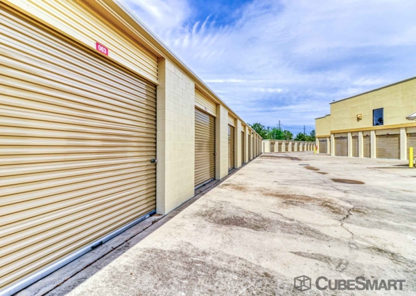 Facility photo: //images.sparefoot.com/medium/152586688357a5696fb.jpg