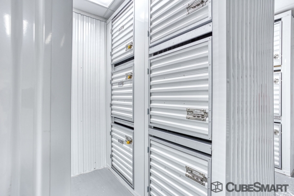 Facility photo: //images.sparefoot.com/medium/152749689494fad0713.jpg
