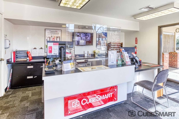 Facility photo: //images.sparefoot.com/medium/1527496943d2ec6b716.jpg