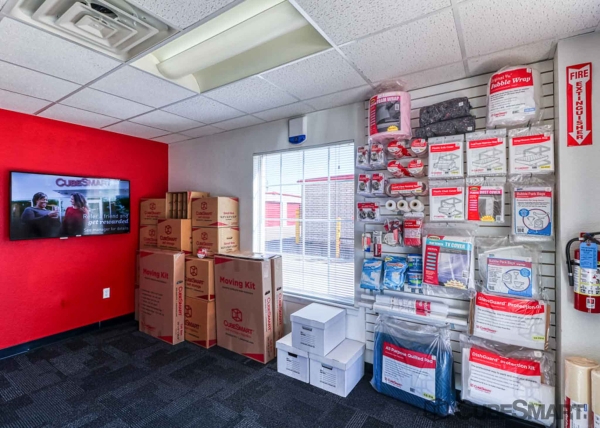 Facility photo: //images.sparefoot.com/medium/1527506943cb93df07f.jpg