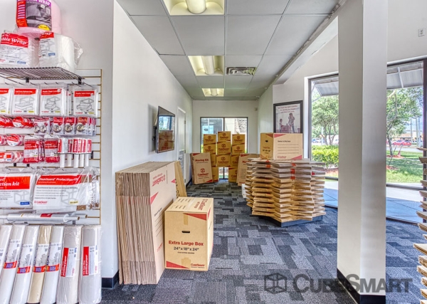 Storage Units at CubeSmart Self Storage - Pearland - 8206 Broadway Street - 8206 Broadway St