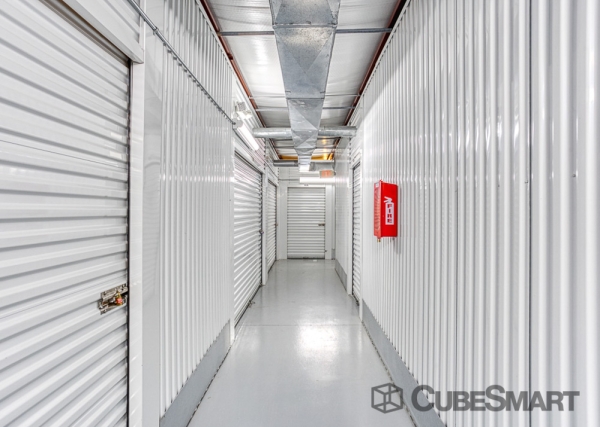 Storage Units at CubeSmart Self Storage - Pearland - 8206 Broadway Street - 8206 Broadway St