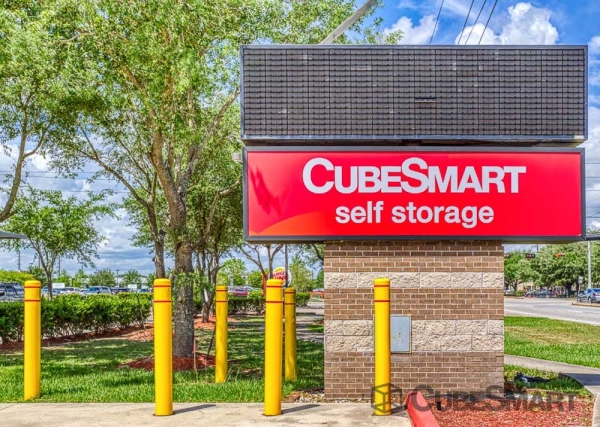 Storage Units at CubeSmart Self Storage - Pearland - 8206 Broadway Street - 8206 Broadway St