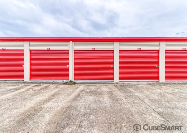 Storage Units at CubeSmart Self Storage - Katy - 1000 West Grand Parkway South - 1000 West Grand Parkway South