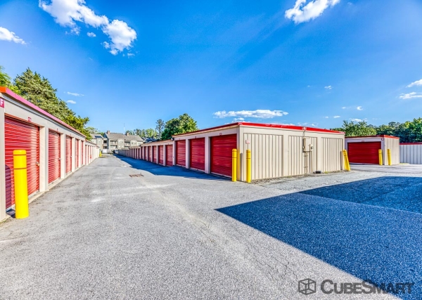Facility photo: //images.sparefoot.com/medium/152758688b277de98eb.jpg