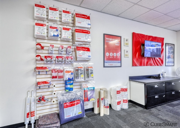 Facility photo: //images.sparefoot.com/medium/1527586a1955d247426.jpg
