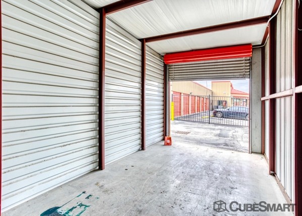 Storage Units at CubeSmart Self Storage - Houston - 11616 Beamer Road - 11616 Beamer Road