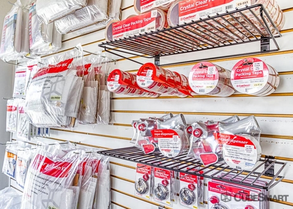 Storage Units at CubeSmart Self Storage - Pearland - 1525 North Main Street - 1525 N Main St