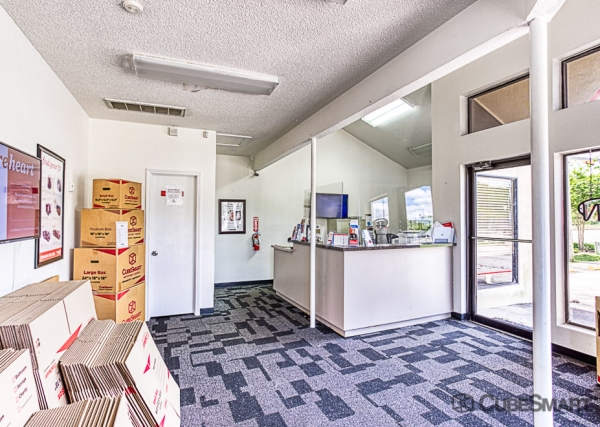 Storage Units at CubeSmart Self Storage - Pearland - 1525 North Main Street - 1525 N Main St