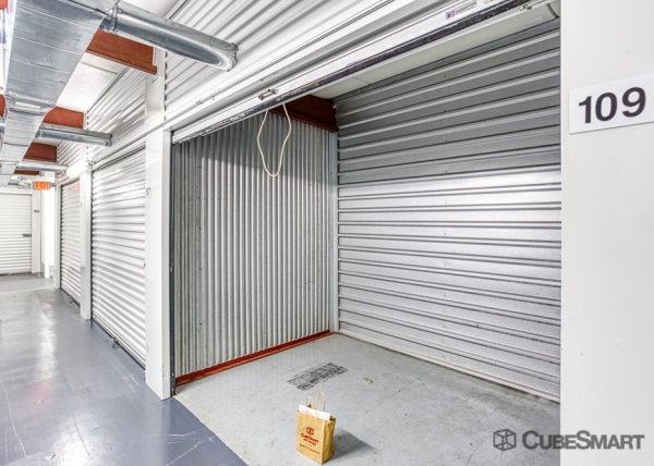 Facility photo: //images.sparefoot.com/medium/15276269fc64c93203e.jpg