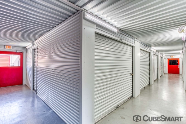 Storage Units at CubeSmart Self Storage - Humble - 7900 Farm To Market 1960 - 7900 FM 1960 West